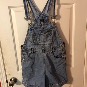 Overall shorts